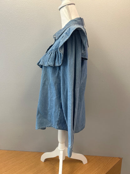 Vero Moda L Light wash NWT Chambray w/ruffle