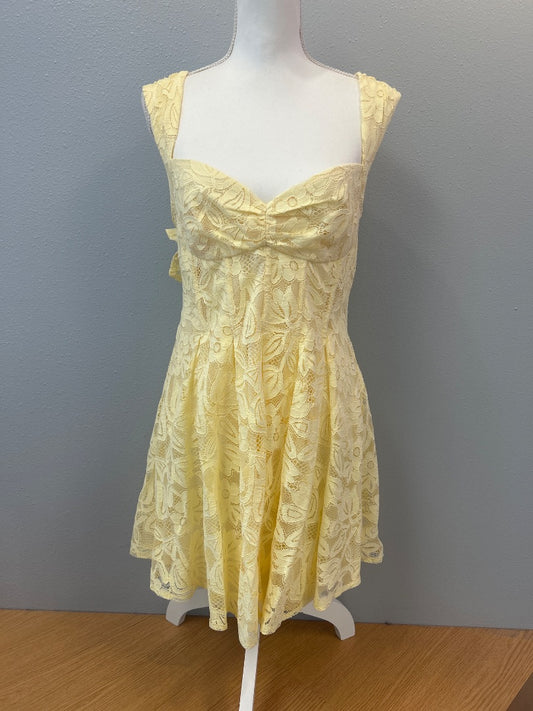 For Love & Lemons XL Yellow lace A-line w/ open back