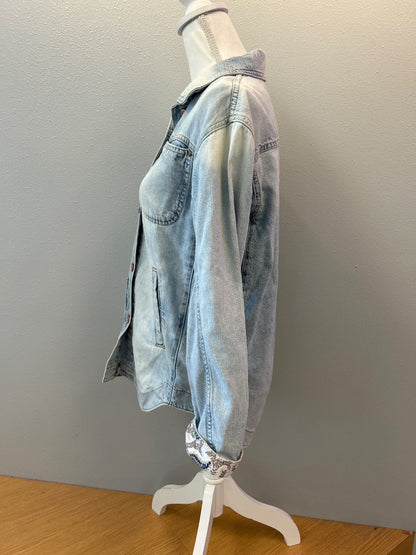 Pilcro XXS Light Wash denim bttn down floral trim