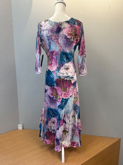 komarov L Purple /pink/blue patterned crinkly LS Vcut maxi NWT