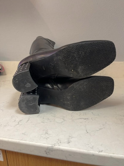 Donald Pliner 10 Black Stud heel tall