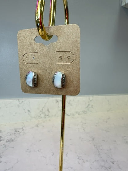 NO BRAND Mother of Pearl in Sterling Post Earrings