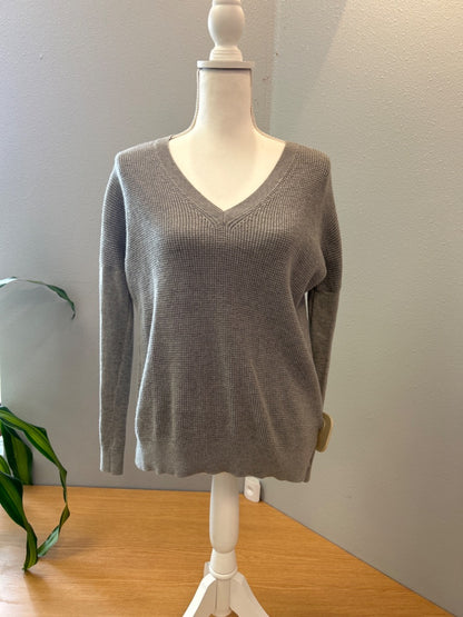 Theory S Gray LS vcut knit w/ waffle knit front