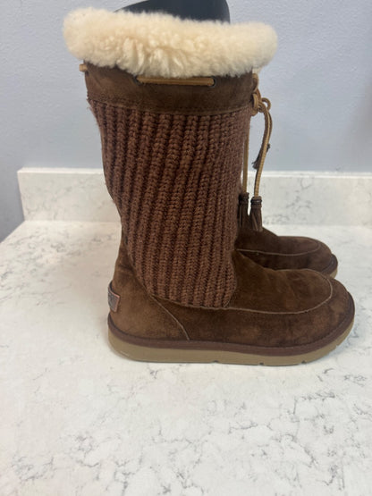 UGG 7 Brown Knit calf boots w/ ties/fur lining