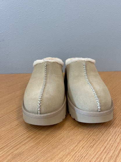 UGG 12 Brown Wedge Ankle