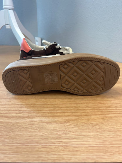 dolce vita 8 Brown suede platform lace up sneaker /w pink back