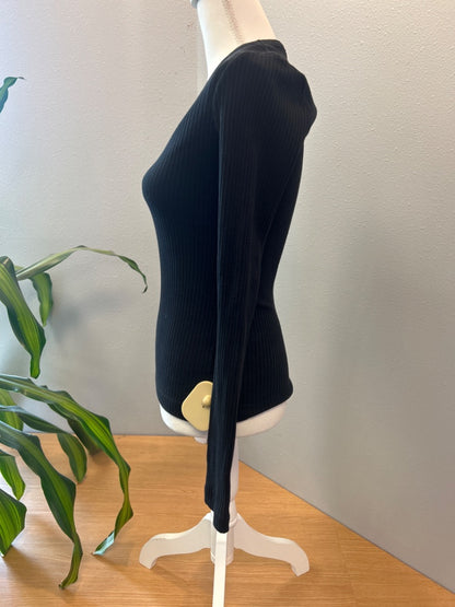 Agolde XS Black ribbed fitted vneck