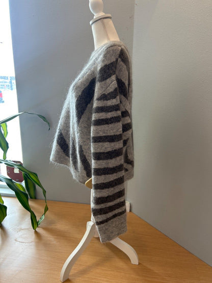 Remain L Gray wool/mohair blend crewneck LS curve stripe