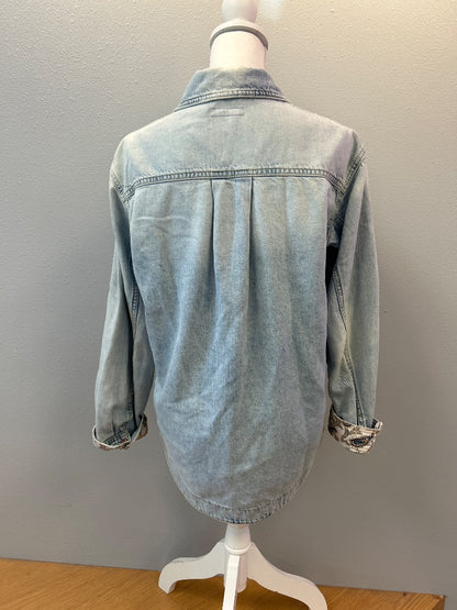 Pilcro XXS Light Wash denim bttn down floral trim