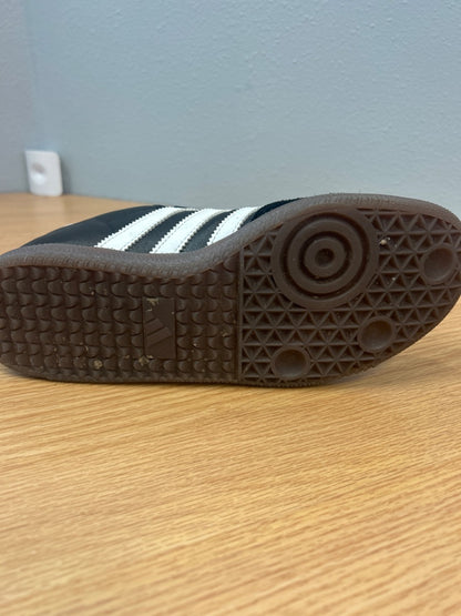 Adidas 7.5 Black/Whit lace upsambas