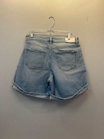 Vervet L Light Wash Denim mid thigh short NWT