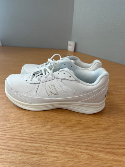 New Balance 9W White Lace up sneakers NWT