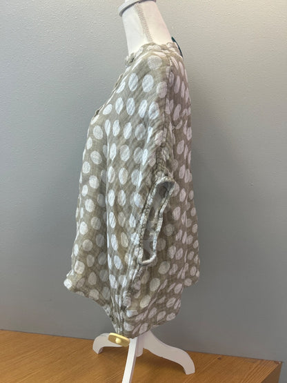 flax L Tan /WTE polka dot Vcut FLOWY SS