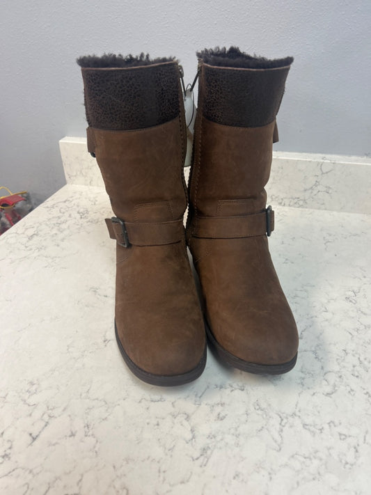 UGG 10 Brown Fur lined calf boot w/ side zip/leather