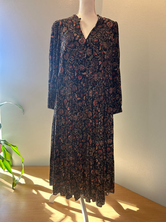 jessica howard 14 Black LS Vcut midi w/ rainbow florals