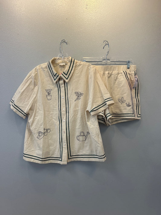 Lelis L Tan SS bttnup w/flowers + Shorts