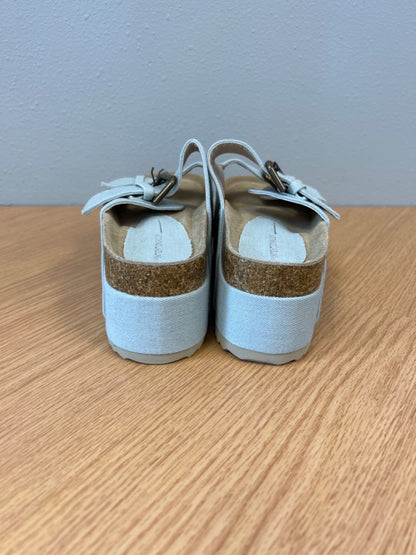 Intentionally Blank 8.5 Blue Platorm 2 strap