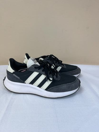 Adidas size 8 Black Suede sneaker