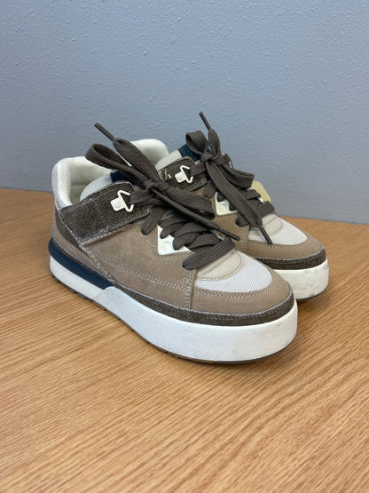 UGG 8 Brown Platform Sneaker