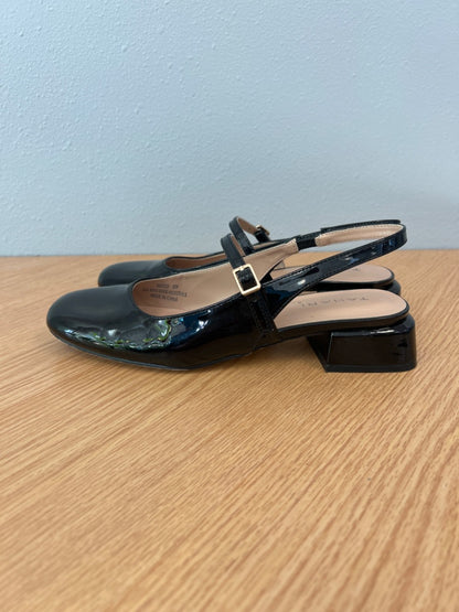 Tahari 8 Black Patent, low heel w/ slingback