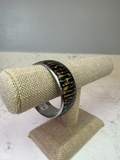 NO BRAND Silver Bangle w/ Silver Edging