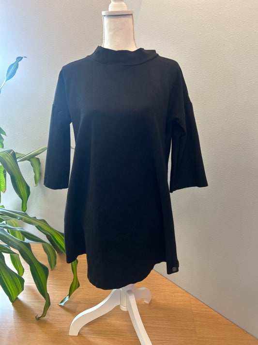 Didi L Black mock neck LS LONGER top