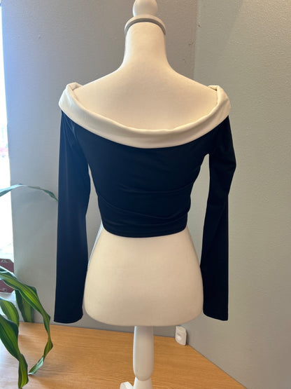 Et Clet M Black Off shoulder LS w/  WTE collar