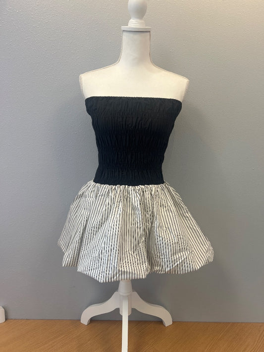 Dissh M Black/white NWT Smocked tube top w/bubble skirt