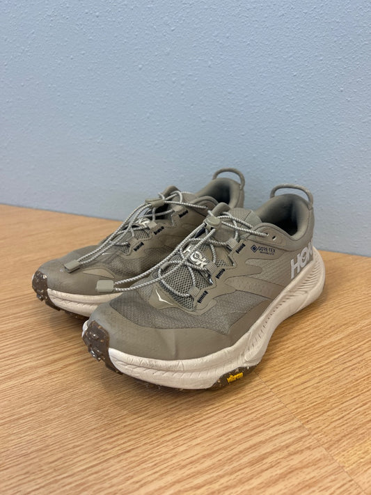 Hoka 7.5 Tan drawstring close, gore-tex lift
