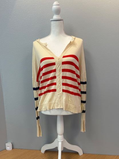 Central Park West M cream/red/blue v neck w/ stripes, ribbed cuffs