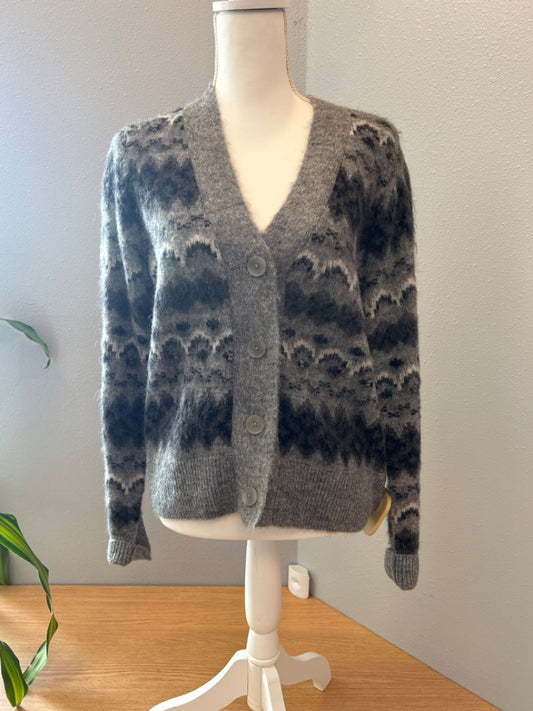 vince L Grey Alpaca blend pattern 4 btttn