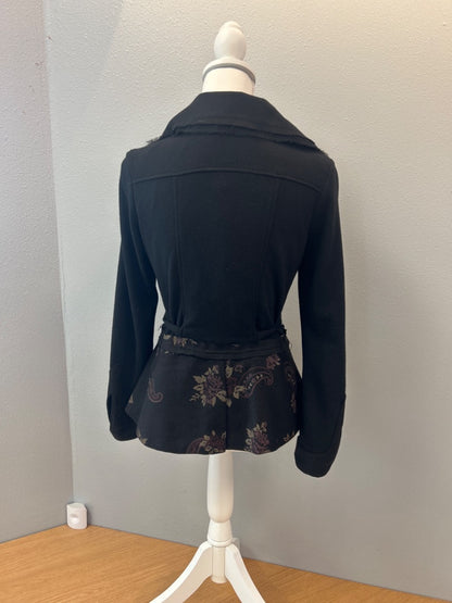 Mac & Me M Black collared blazer w/ florls/back tie