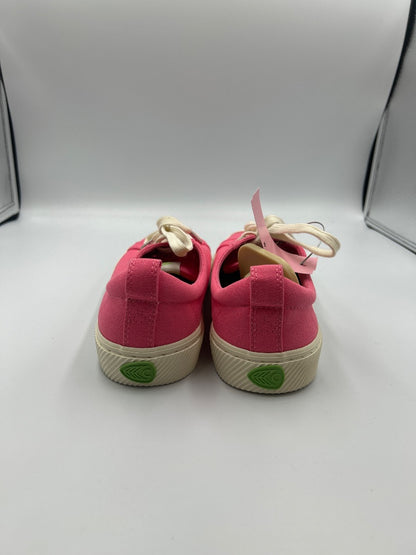 Cariuma 10 pink/white lace up sneaker
