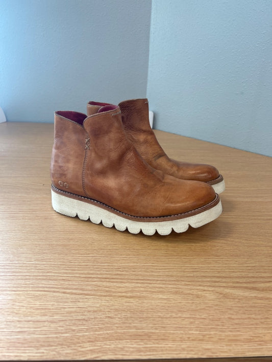 Bed|Stu 9 Brown leather platform like zip ankle