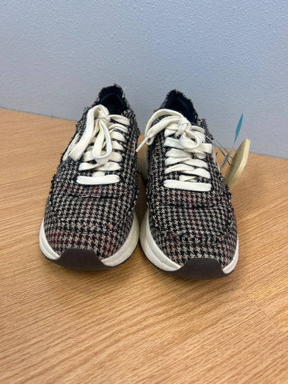 Tory Burch 8 Brown/Black Houndstooth sneaker
