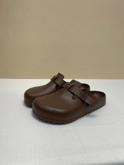 Birkenstock 10/10.5 Brown rubber slip on clogs NWOT