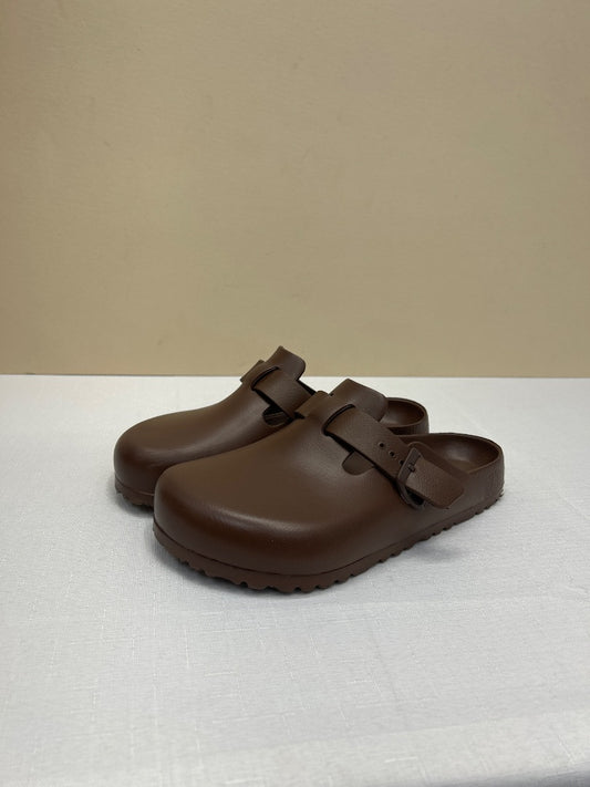 Birkenstock 10/10.5 Brown rubber slip on clogs NWOT