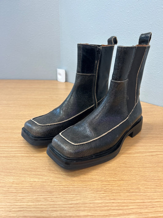 Free People 9 Black Sparkly pull on boot w/ side zip