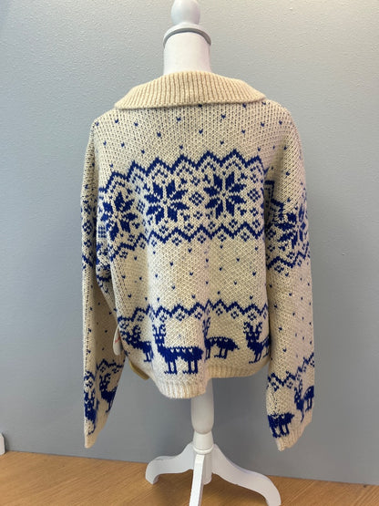 Bailey Rose M Cream /blue reindeer cardi w/ toggle bttns