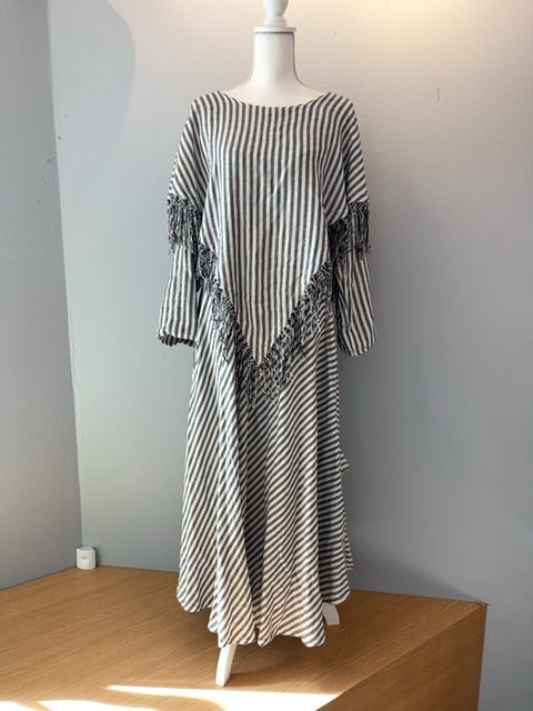NO BRAND M Gray /white stripe LS fringe top flowy midi