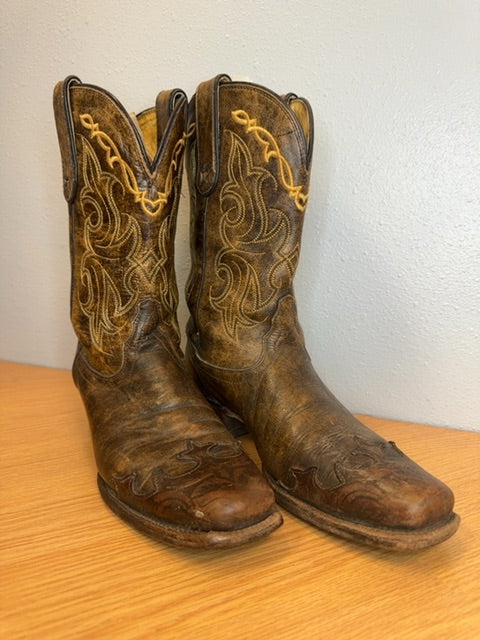 Tony Lama 9 Brown calf length cowboy boot w/ gold stitching
