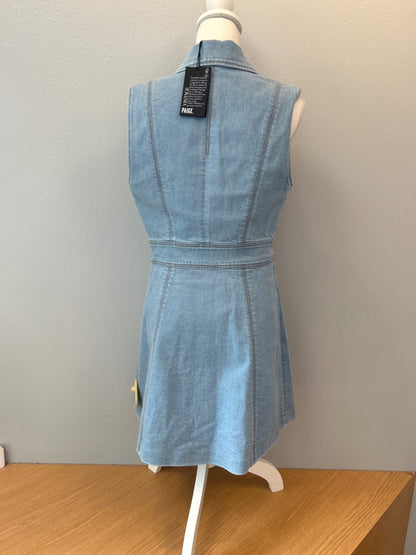 Paige 6 Light Wash NWT Denim bttn frnt