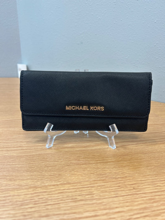 Micheal Kors  Black Leather fold wallet w/ gold logo/card holders