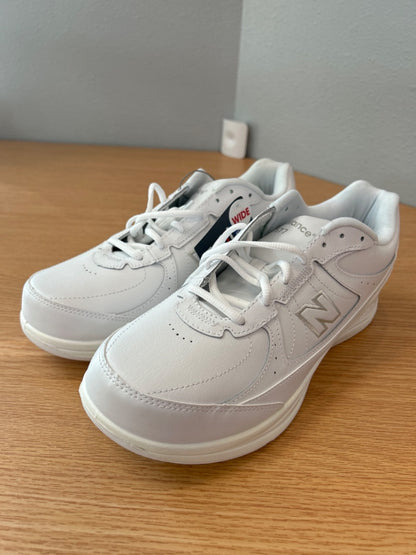 New Balance 9W White Lace up sneakers NWT