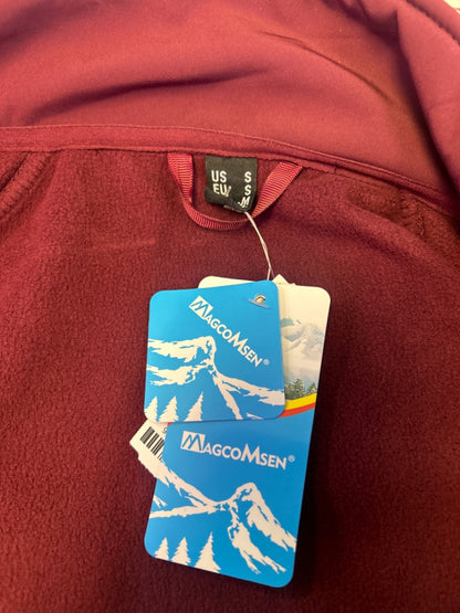 Softshell with removable hood