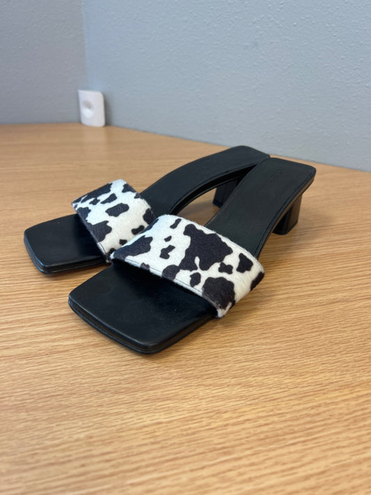 Svegan 10.5 Black Cow print heeled