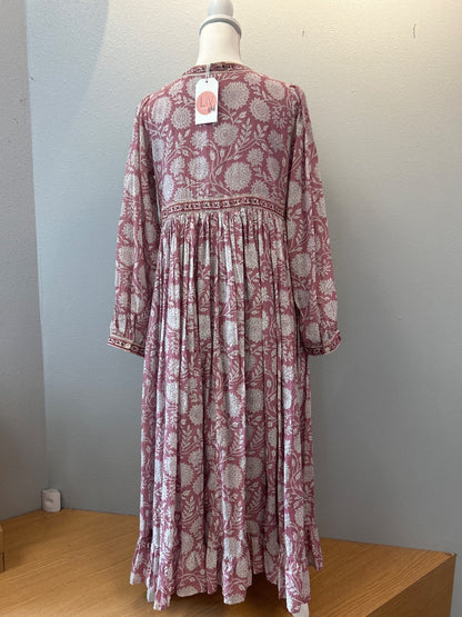 The fox and the mermaid S Pink NWT LS Floralv-neck