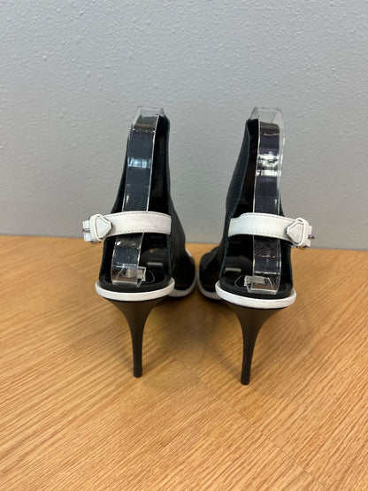 Balenciaga 8 Black Heeled slingback open toe "Glove"