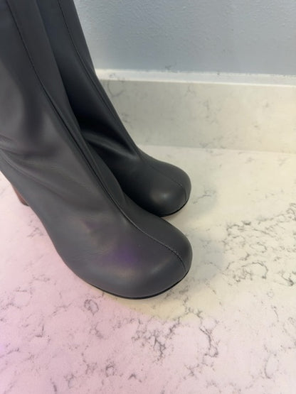 8 by yoox 7.5 Grey NWOB Thigh High Round heel