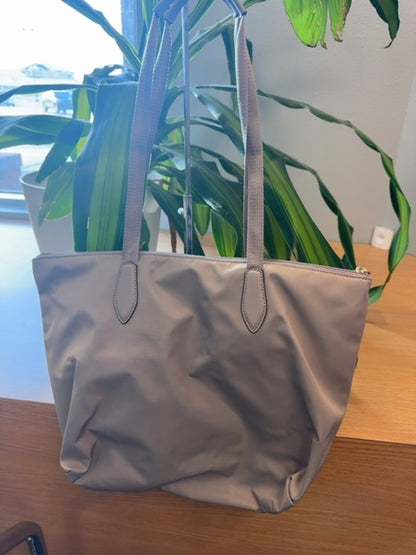 Kate Spade  Gray 2 handle tote w/ small pouch insert